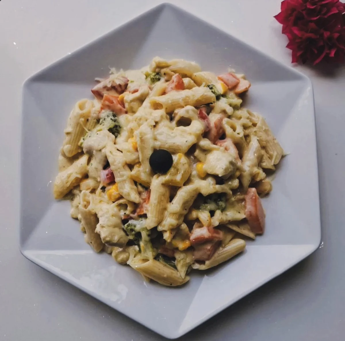 Creamy Pasta with Vegetables and Chicken
