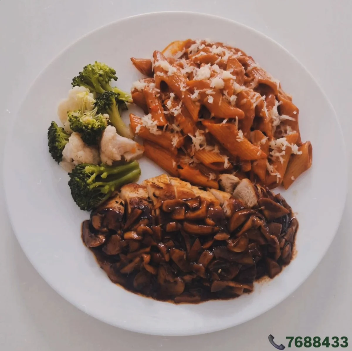 Spicy Creamy Pasta with Mushroom & Grilled Chicken